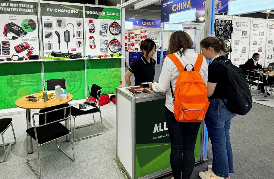 التعامل مع النظراء العالميين لاستكشاف فرص الصناعة | تشارك شركة Zhejiang All Road Industrial &amp; Trade في معرض فرانكفورت الدولي لقطع غيار السيارات